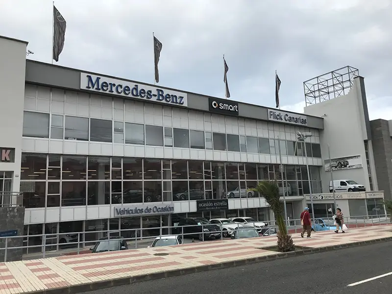 reforma concesionarios fachadas e interior